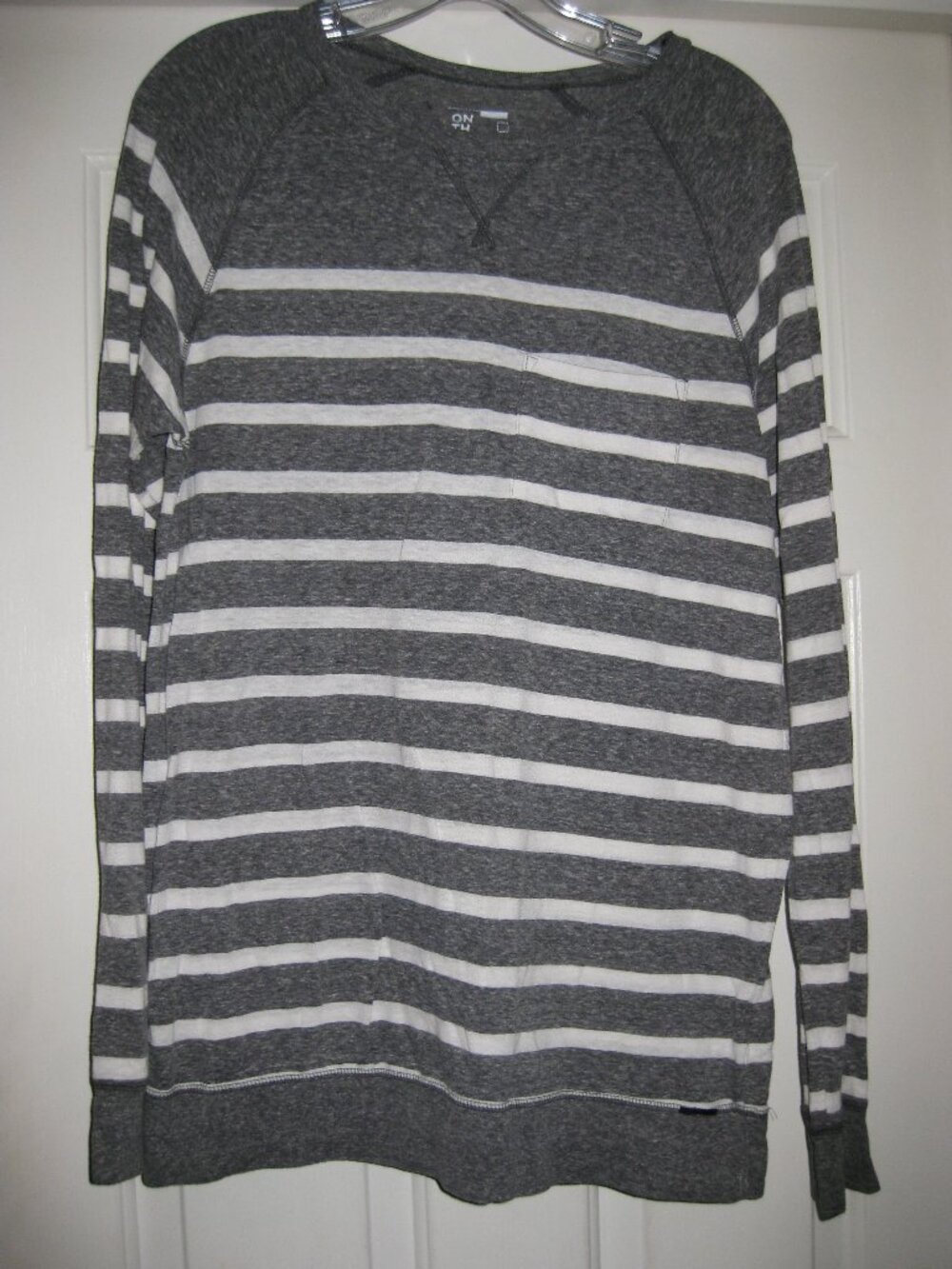 On The Byas Lightweight Long Sleeve Gray & White Striped Women's Medium Shirt
